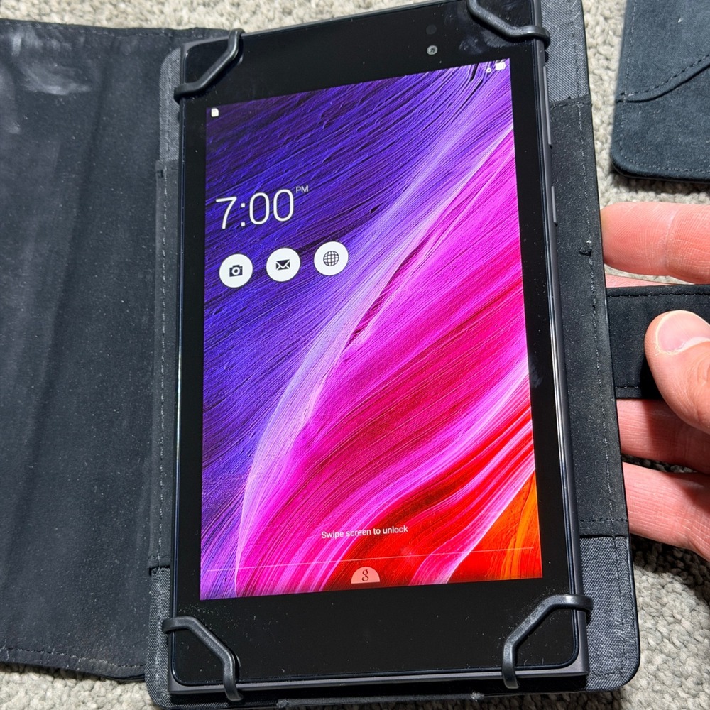 ASUS ZenPad MeMO Pad 7 K007 Android Tablet Dark Gray with Black Folio Case